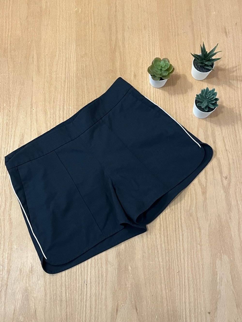Kit and Ace Wool Blend Coastal Stretch 3 inch Navy with White Stripe Shorts